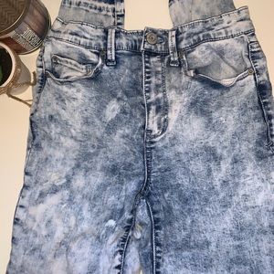 Cute acid wash jeans!